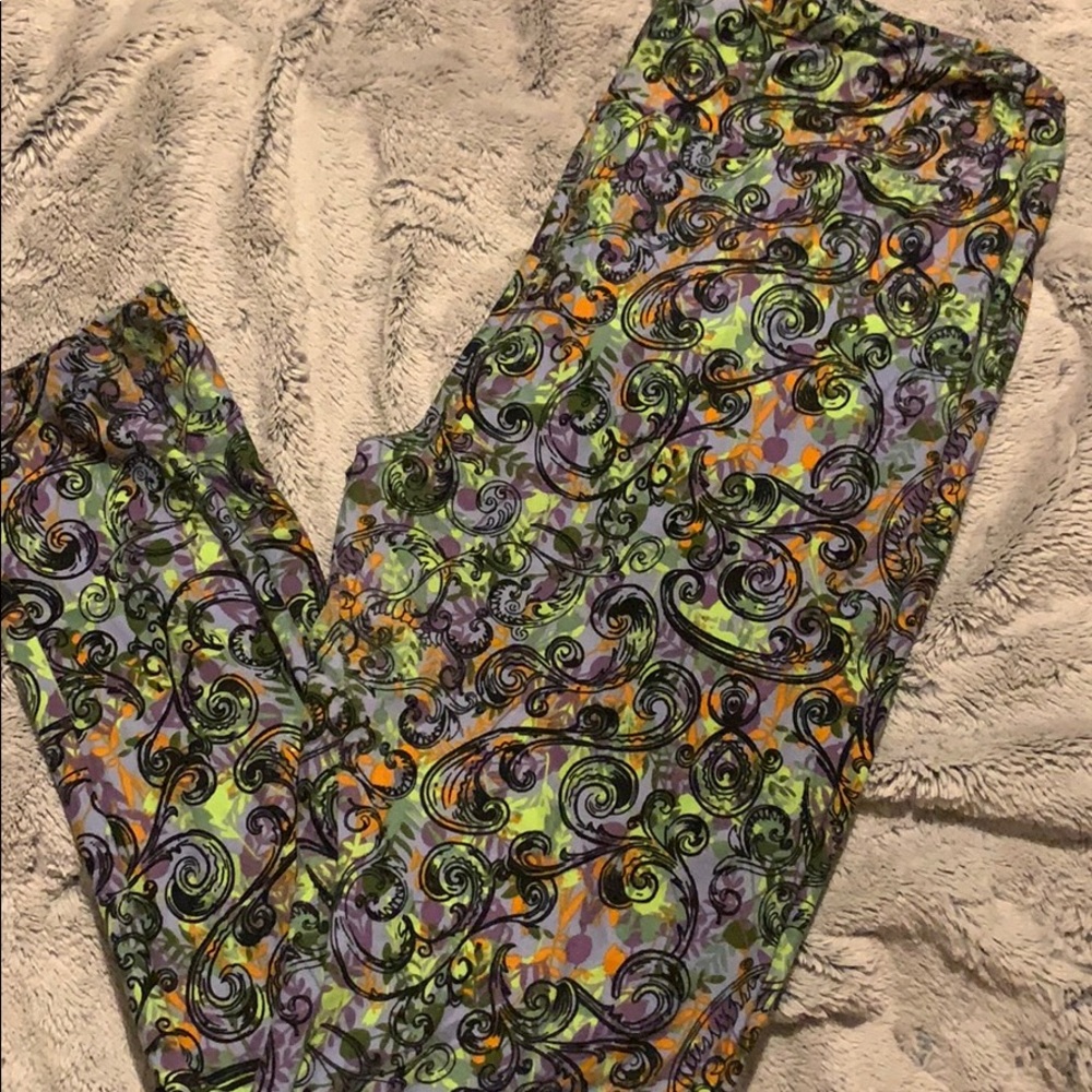 Tall and curvy lularoe leggings-